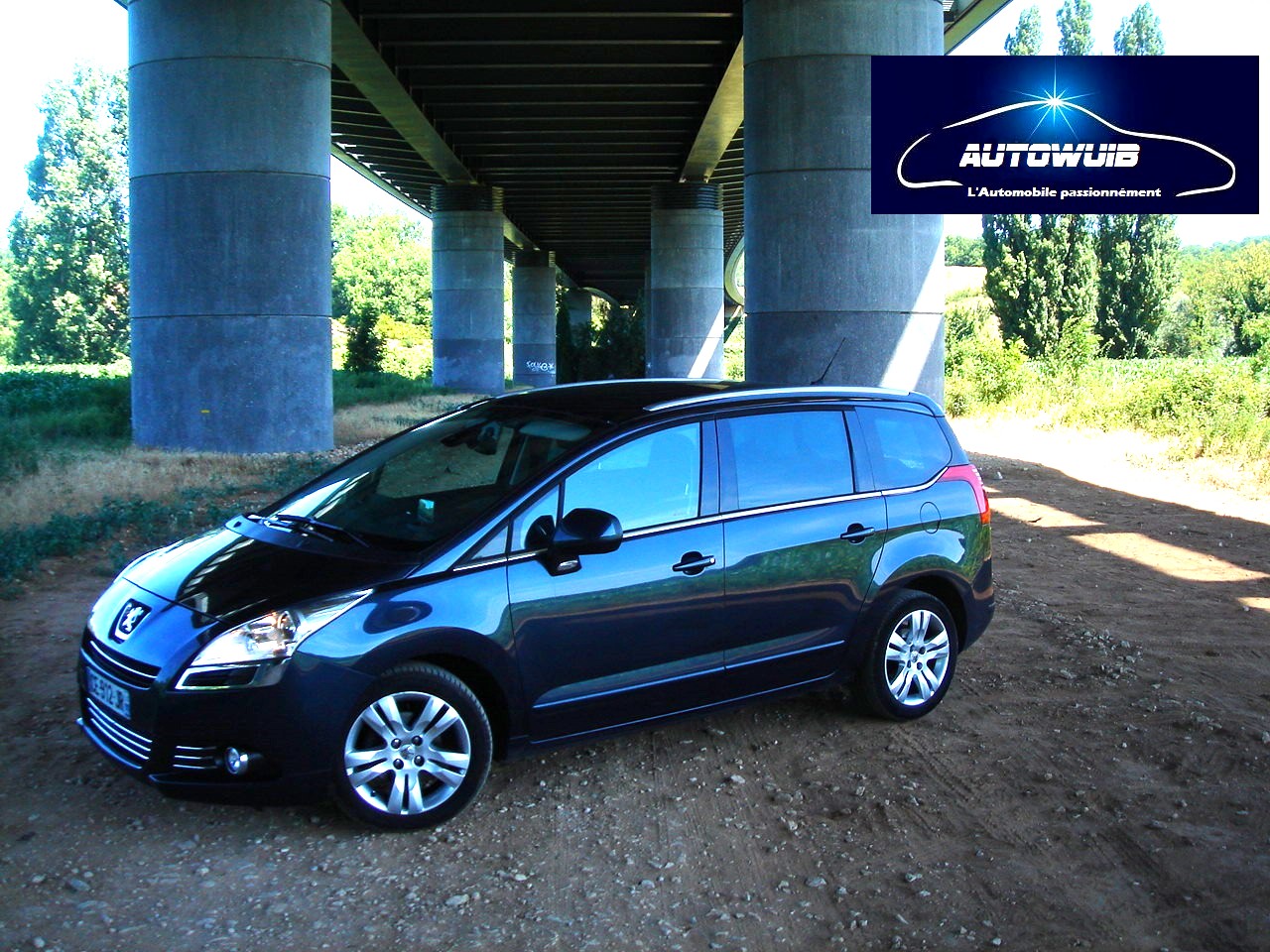 PEUGEOT 5008 ALLURE e-HDI 112 BMP6-GPS-TOIT PANO-PK JBL-ATTELAGE