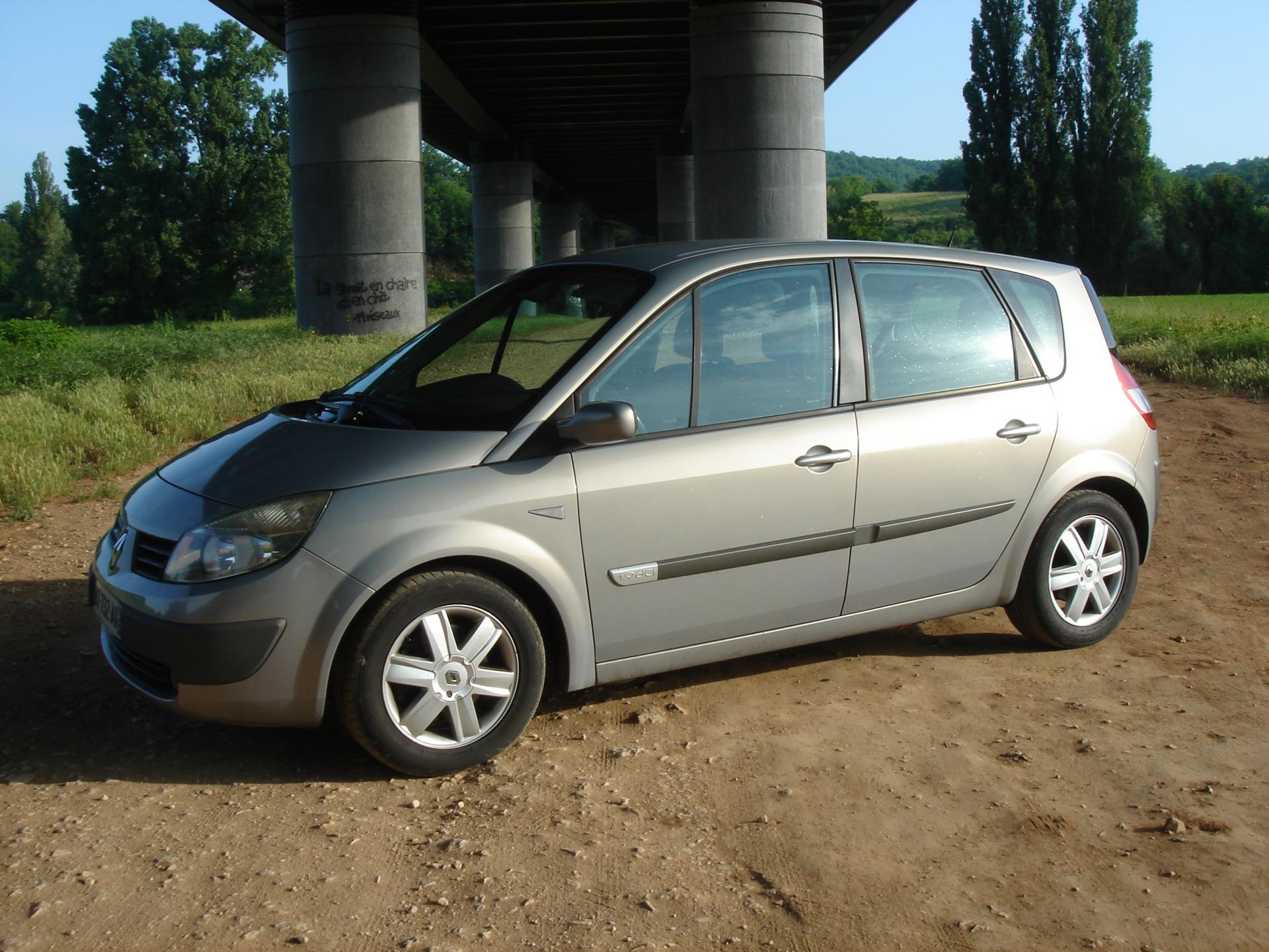 RENAULT SCENIC 1.9 DCI 120 CH CONFORT DYNAMIQUE