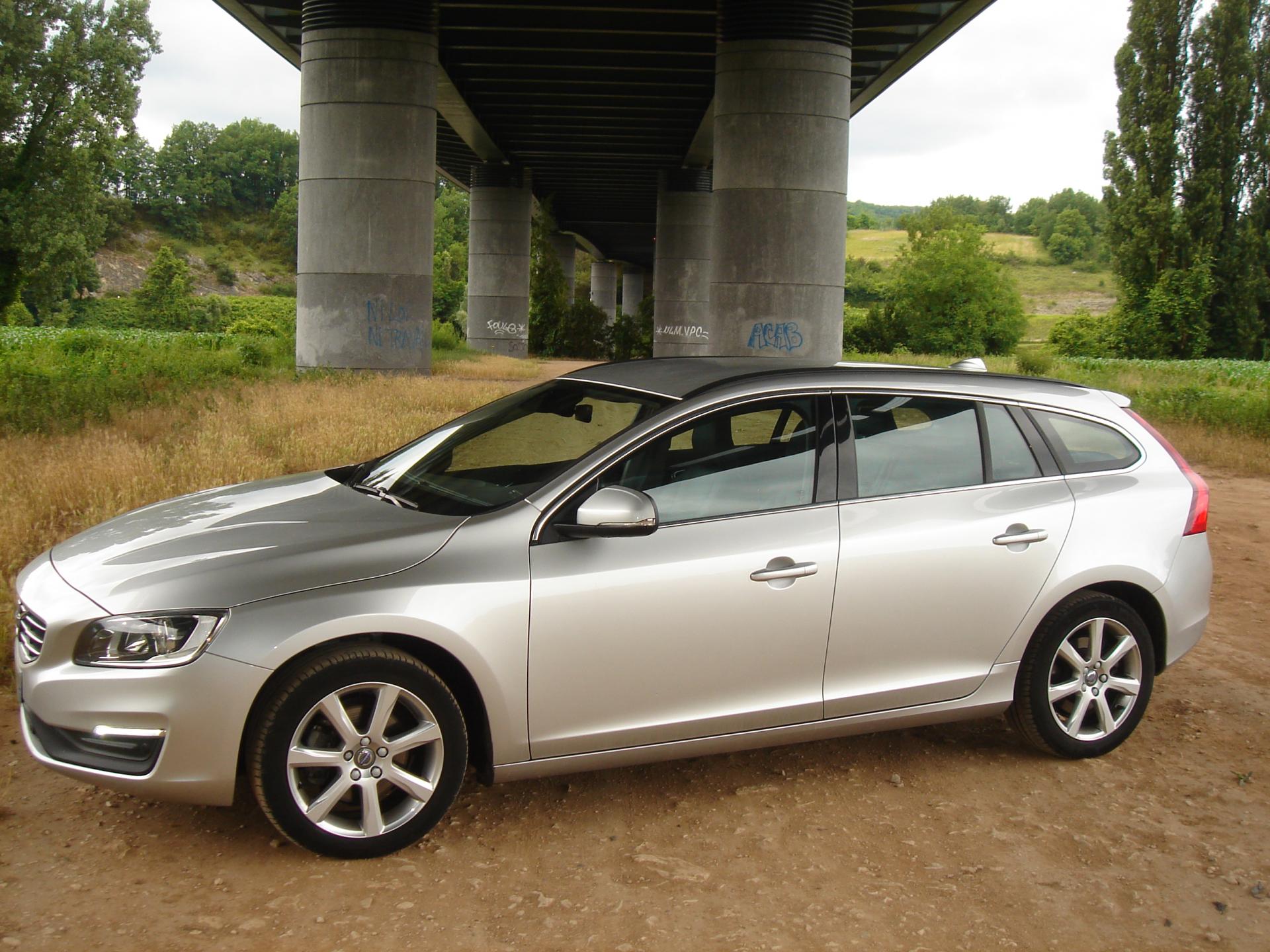 VOLVO V60 D3 150 CH MOMENTUM BUSINESS