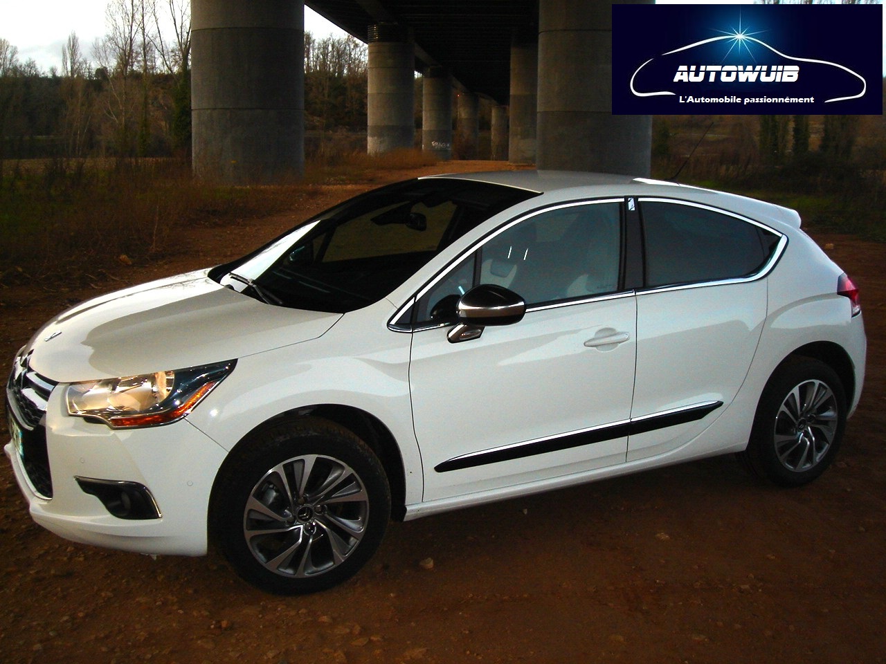 CITROEN DS4 1.6 E-HDI 115 CH URBAN SHOW - GPS