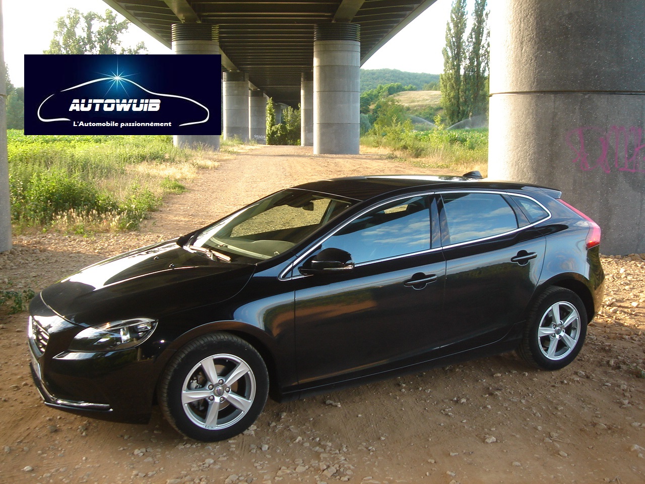 VOLVO V40 D2 115 CH MOMENTUM BUSINESS - GPS DVD