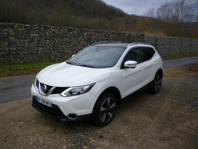 NISSAN QASHQAI 1.5 DCI 110 CH CONNECT EDITION - GPS - CAMERA - TOIT PANORAMIQUE